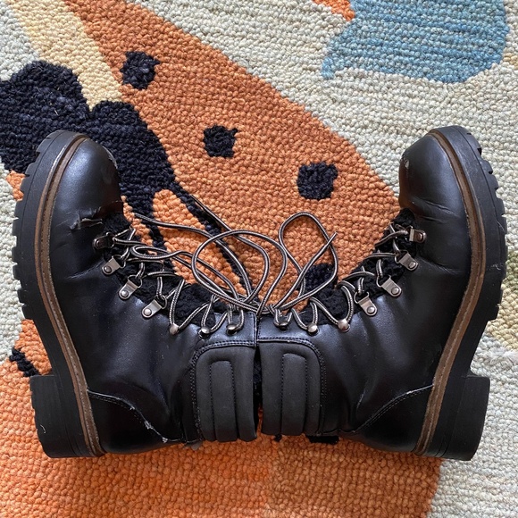 Esprit I Erica Boot I Black I ***BEAT UP*** - Picture 6 of 16